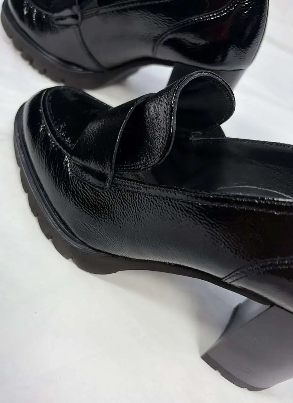 Paul Green Nina Black Crinkled Patent Leather Loafer Pumps Size 8.5